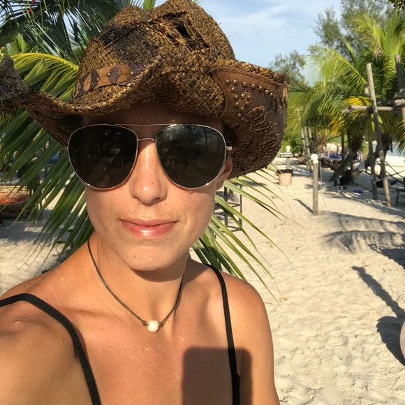 Meet your Posher, Kelly - Picture 1 of 1